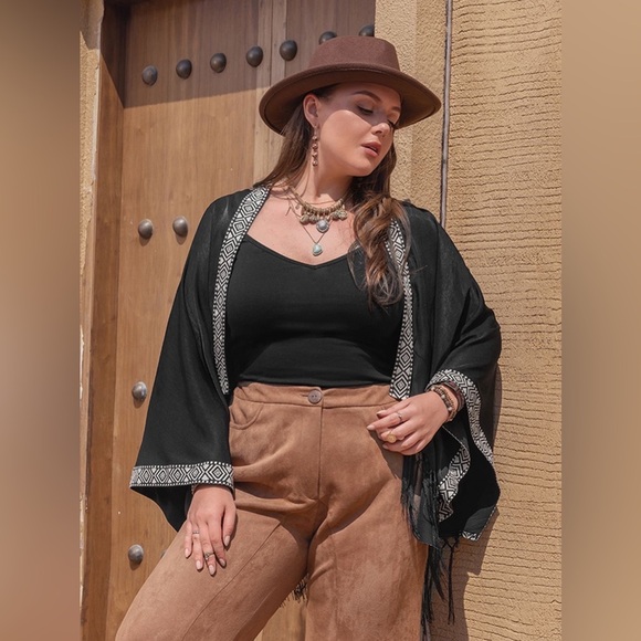 Plus Size Geometric Open Front Fringe Hem Cardigan - Picture 4 of 6